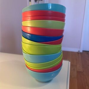 15 Colorful Plastic Stackable Bowls Set